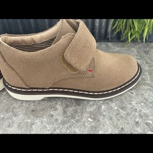 NWT! 1901 beige genuine leather boys dress shoes